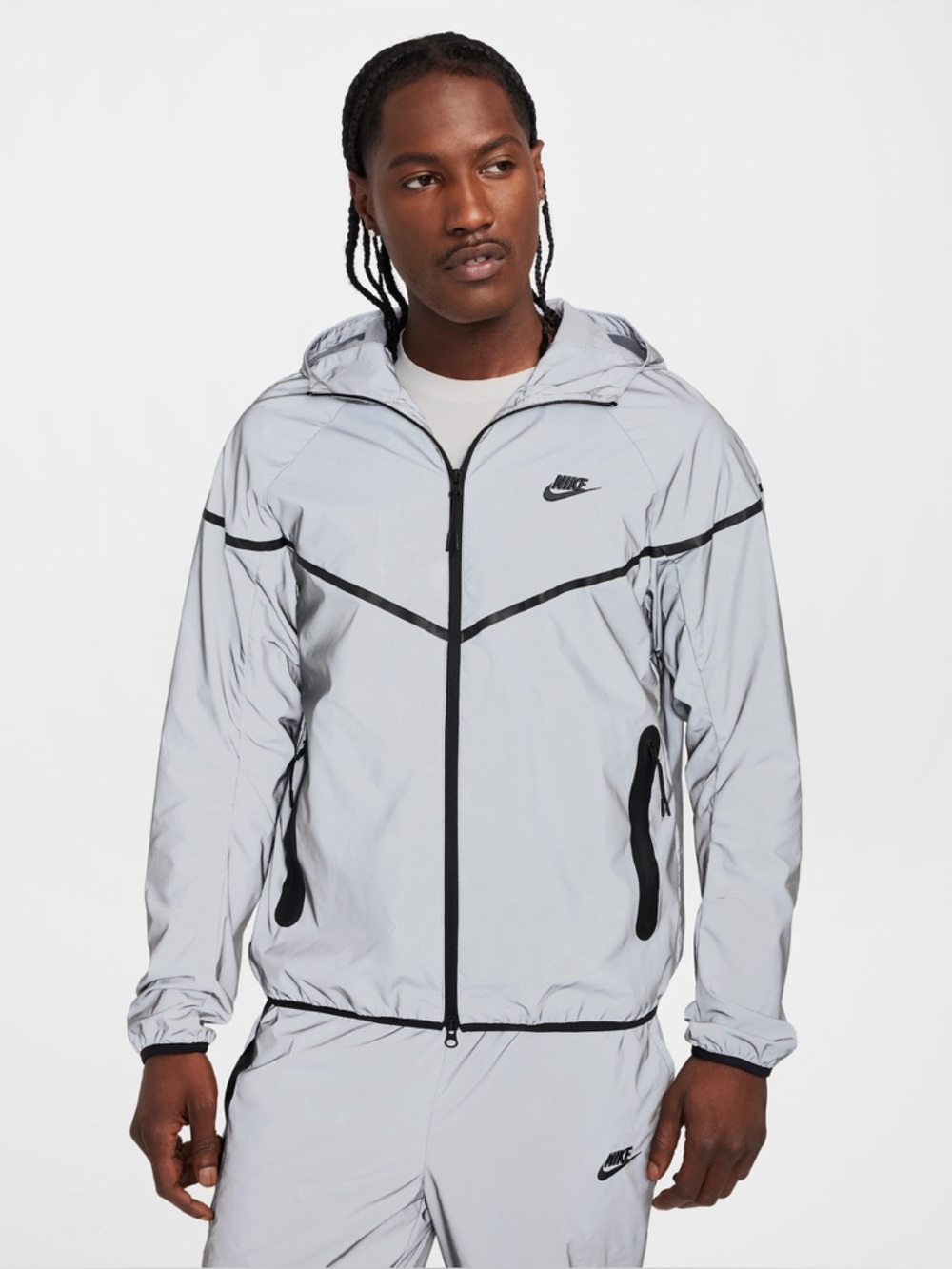 Nike Tech
Men's Woven Reflective Jacket
